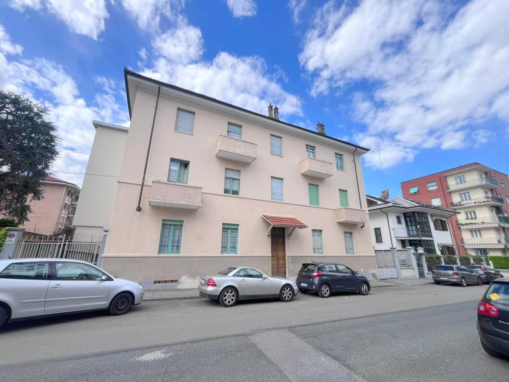 appartamento in vendita a Pinerolo in zona Avaro/Tron