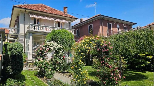 casa indipendente in vendita a Pinerolo in zona Baudenasca