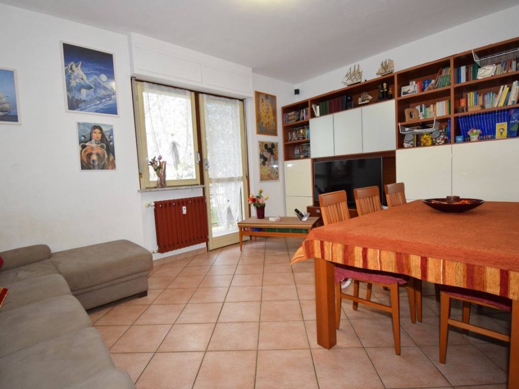 appartamento in vendita a Pinerolo in zona Baudenasca