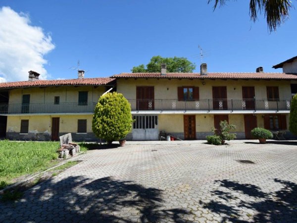 casa indipendente in vendita a Pinerolo in zona Baudenasca
