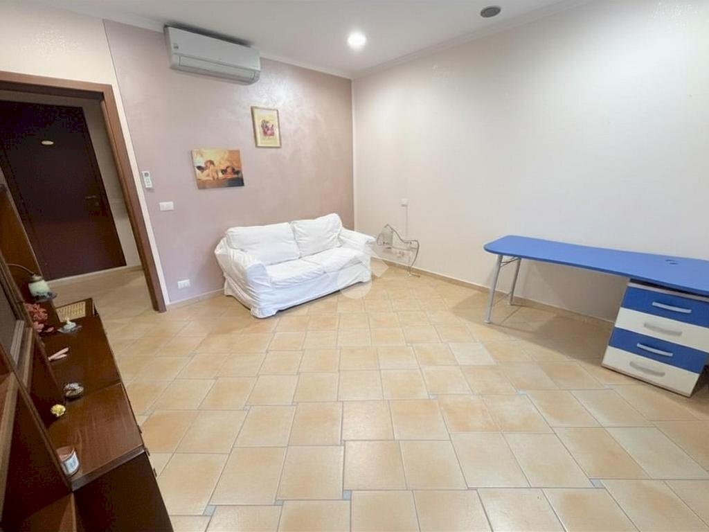 appartamento in vendita a Pinerolo in zona Avaro/Tron