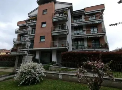 appartamento in vendita a Pinerolo in zona Avaro/Tron
