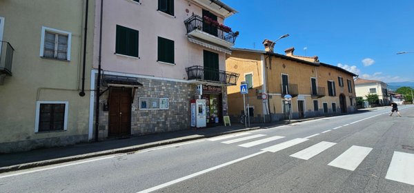 negozio in vendita a Pinerolo