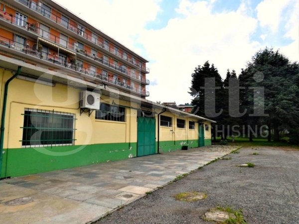 negozio in vendita a Pinerolo