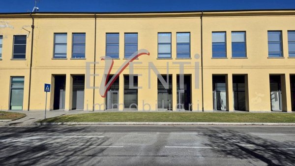 ufficio in vendita a Pinerolo