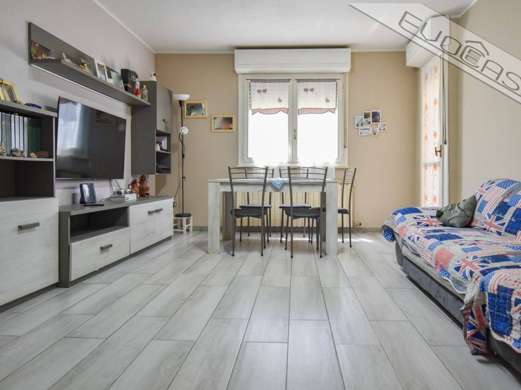 appartamento in vendita a Pinerolo in zona Abbadia Alpina