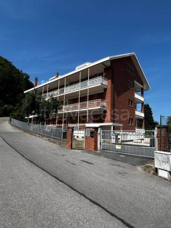 appartamento in vendita a Pinerolo in zona Abbadia Alpina