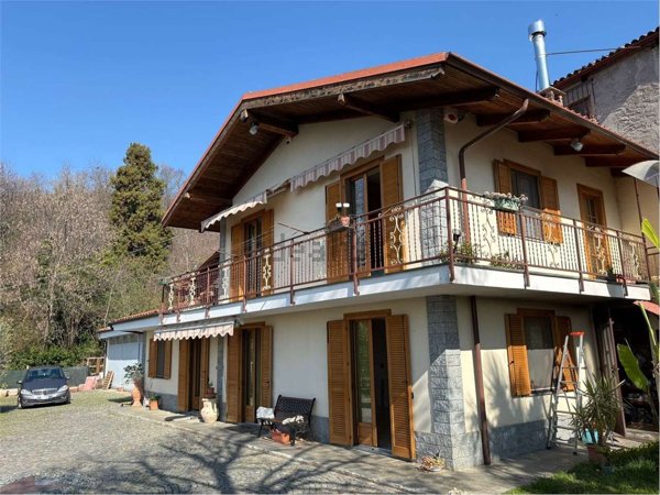 casa indipendente in vendita a Pinerolo in zona Losani