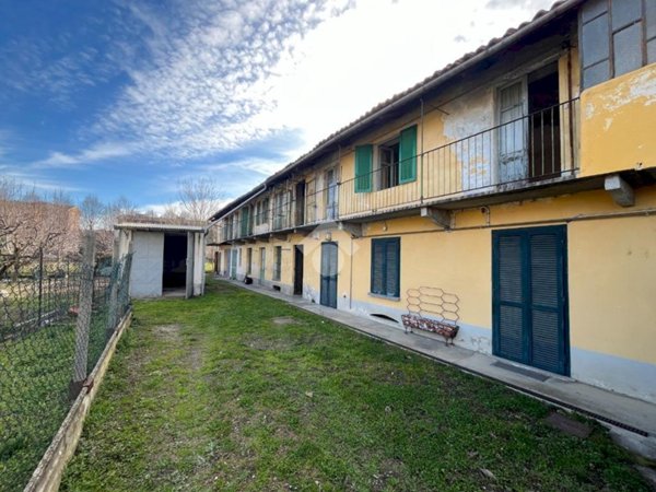 casa semindipendente in vendita a Pinerolo