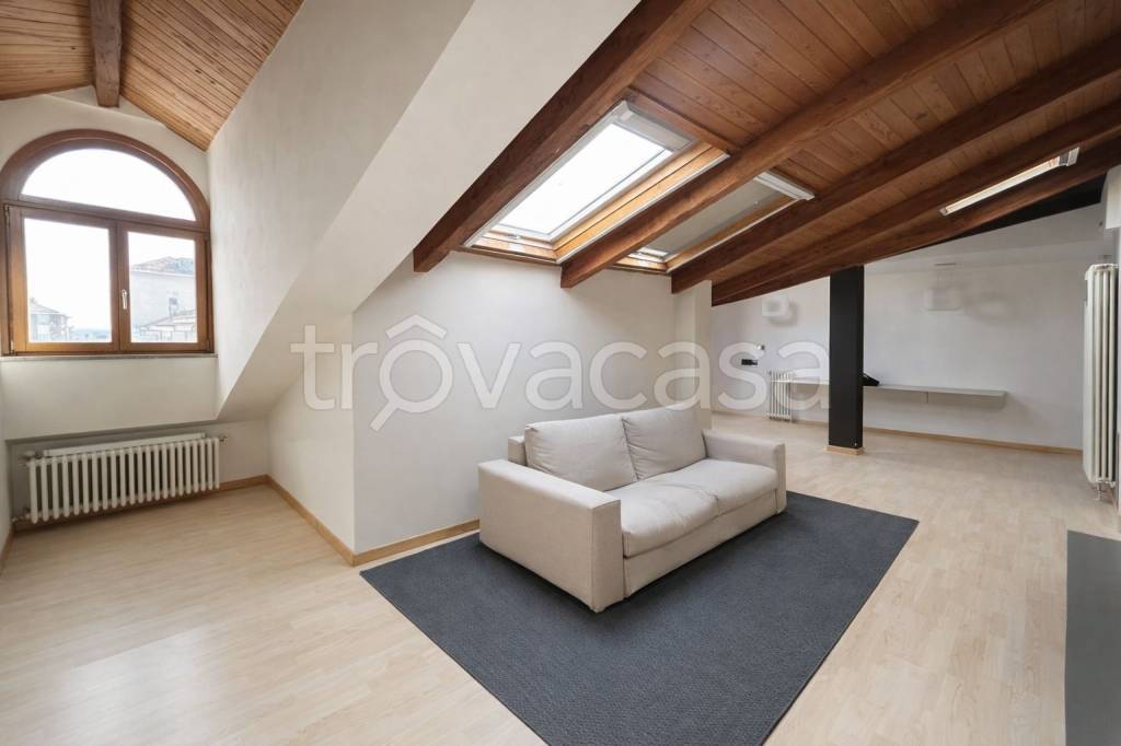 appartamento in vendita a Pinerolo in zona Avaro/Tron
