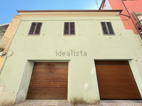 appartamento in vendita a Pinerolo in zona Avaro/Tron