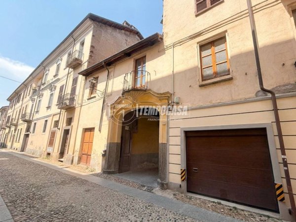 appartamento in vendita a Pinerolo in zona Avaro/Tron