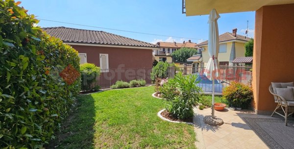 appartamento in vendita a Pinerolo in zona Abbadia Alpina