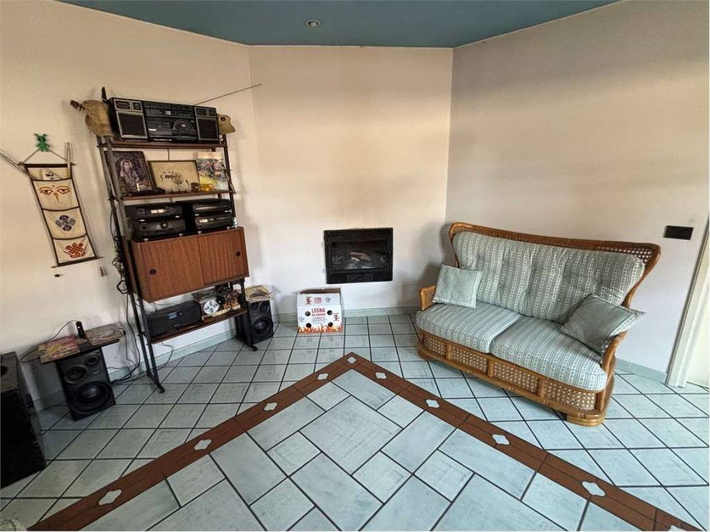 appartamento in vendita a Pinerolo in zona Avaro/Tron