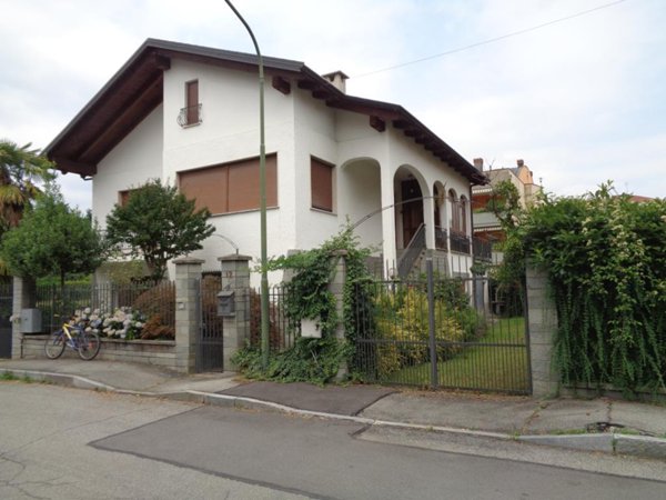 casa indipendente in vendita a Pinerolo