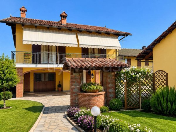 casa indipendente in vendita a Pinerolo