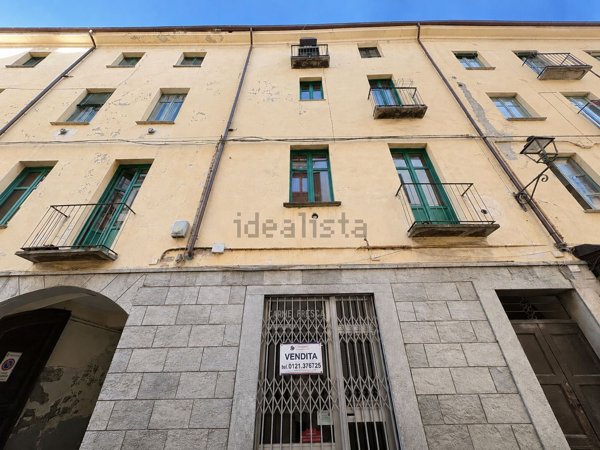 locale commerciale in vendita a Pinerolo in zona Avaro/Tron