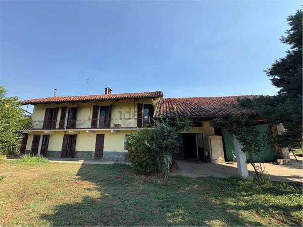 appartamento in vendita a Pinerolo in zona Baudenasca