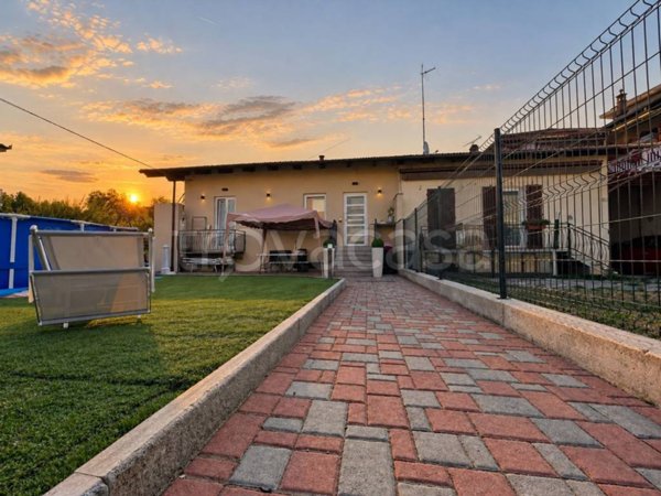 casa indipendente in vendita a Pinerolo in zona Abbadia Alpina