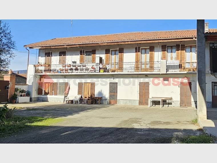 appartamento in vendita a Pinerolo in zona Riva