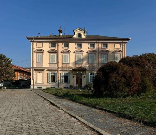 appartamento in vendita a Pinerolo in zona Riva