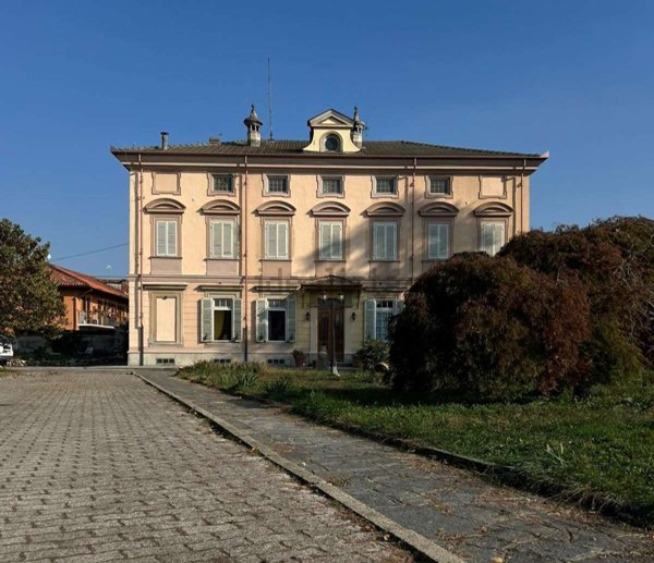 appartamento in vendita a Pinerolo in zona Riva