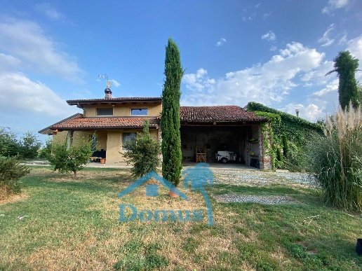 casa indipendente in vendita a Pinerolo in zona Baudenasca