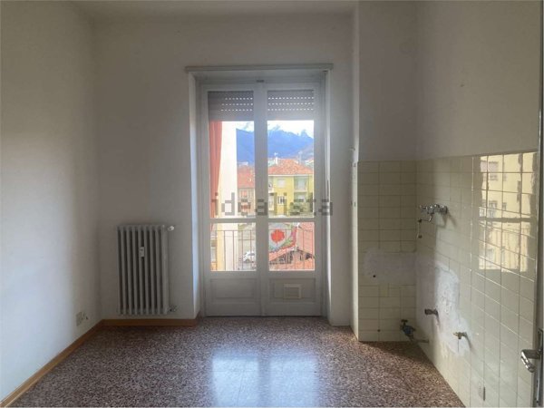 appartamento in vendita a Pinerolo in zona Avaro/Tron
