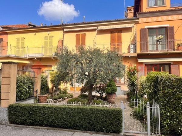 casa indipendente in vendita a Pinerolo in zona Avaro/Tron