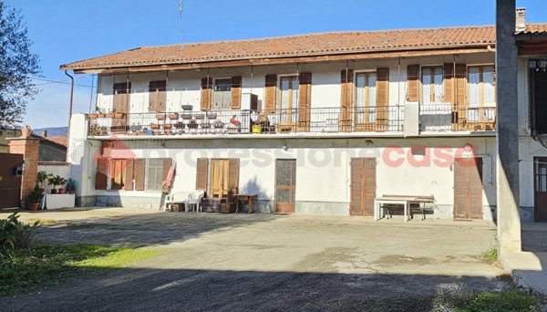 appartamento in vendita a Pinerolo in zona Riva