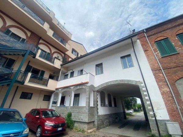appartamento in vendita a Pinerolo in zona Avaro/Tron