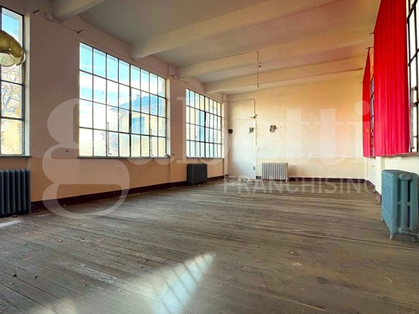 casa indipendente in vendita a Pinerolo in zona Riauna