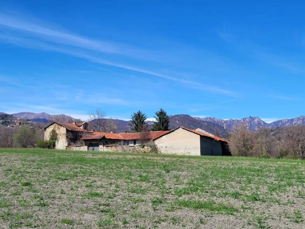 terreno agricolo in vendita a Pinerolo in zona Abbadia Alpina