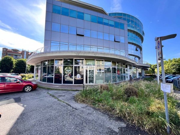 locale commerciale in vendita a Pinerolo in zona Motta Grossa