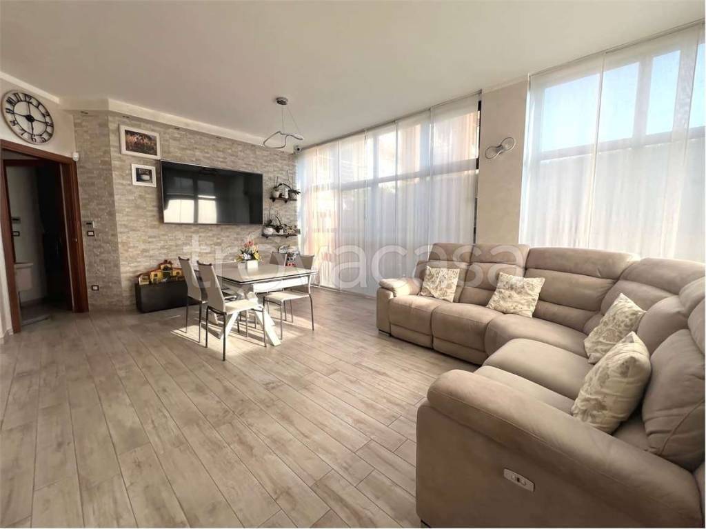 appartamento in vendita a Pinerolo in zona Abbadia Alpina