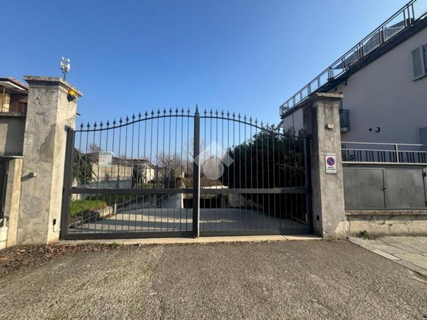 box auto in vendita a Pinerolo in zona Motta Grossa