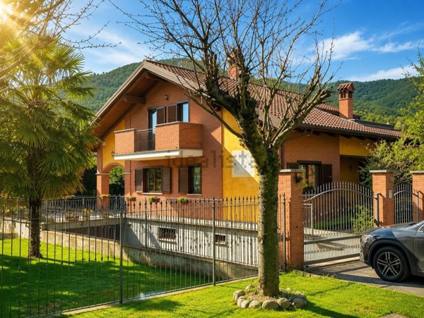 casa indipendente in vendita a Pinerolo