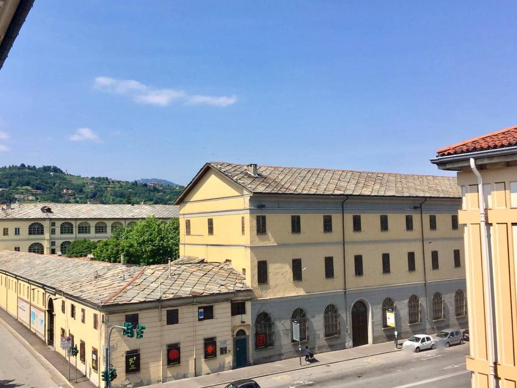 appartamento in vendita a Pinerolo in zona Avaro/Tron