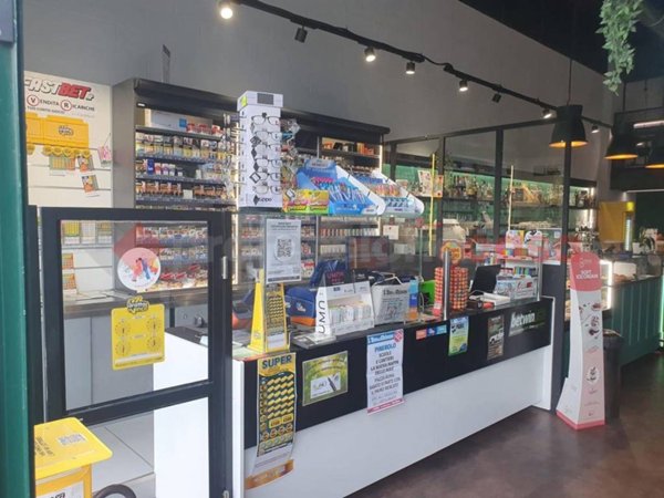 negozio in vendita a Pinerolo in zona Motta Grossa