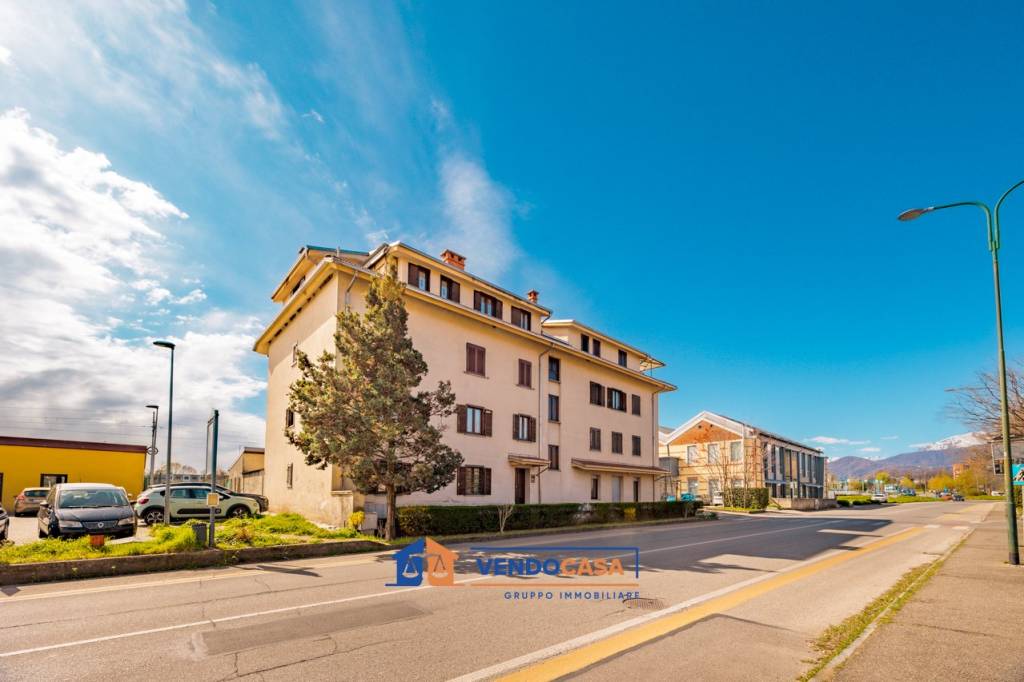 appartamento in vendita a Pinerolo in zona Riauna