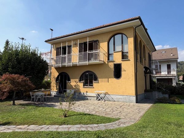 casa indipendente in vendita a Pinerolo in zona Riauna