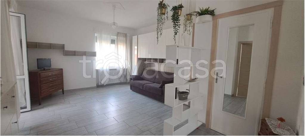 appartamento in vendita a Pinerolo in zona Avaro/Tron
