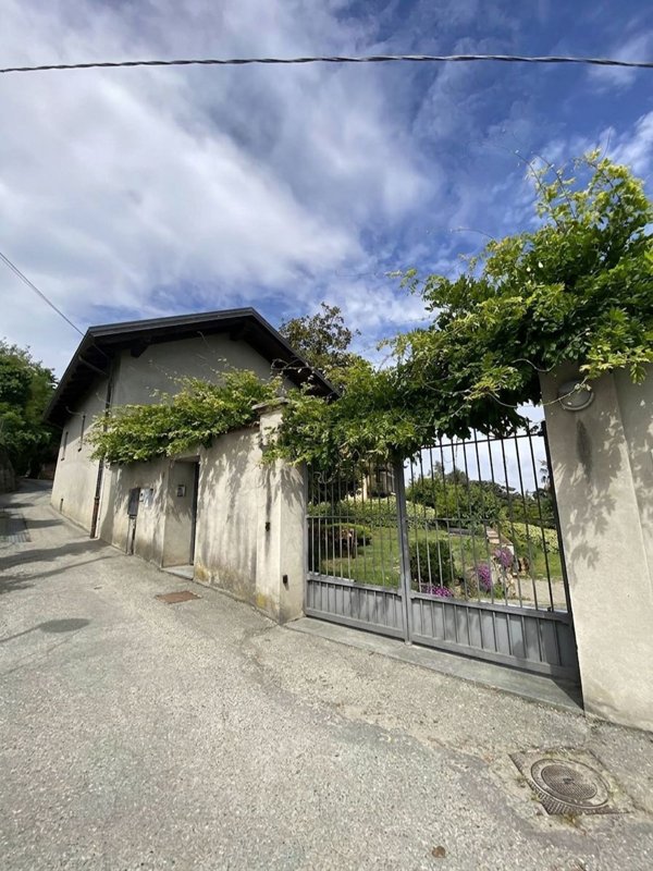 casa indipendente in vendita a Pinerolo