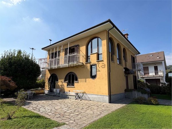 casa indipendente in vendita a Pinerolo in zona Riauna