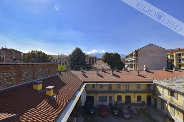 appartamento in vendita a Pinerolo in zona Avaro/Tron