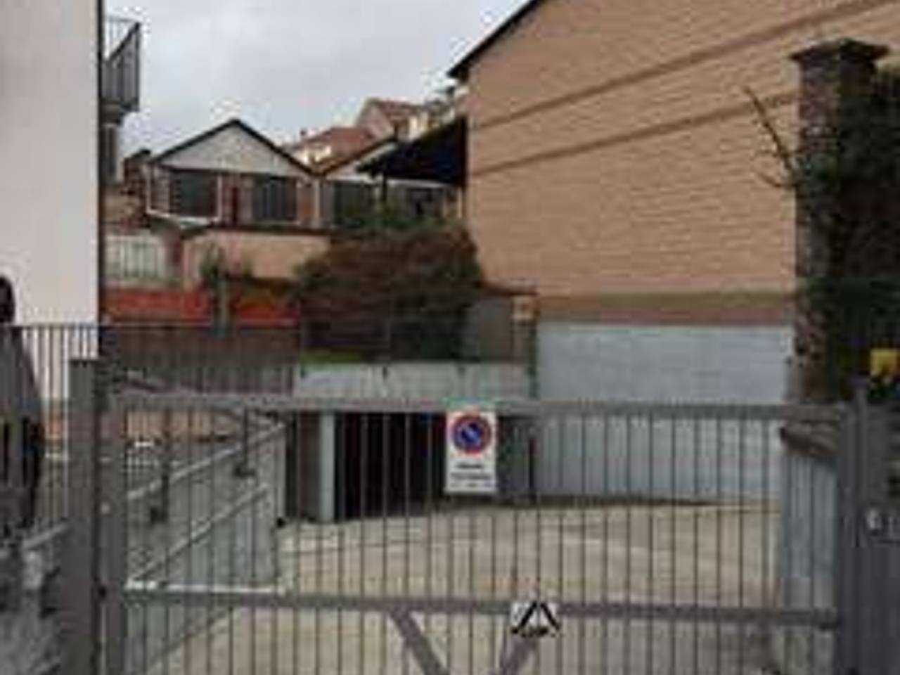 negozio in vendita a Pinerolo in zona Motta Grossa