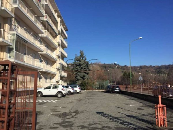 negozio in vendita a Pinerolo