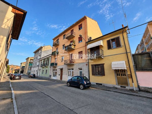 appartamento in vendita a Pinerolo in zona Avaro/Tron