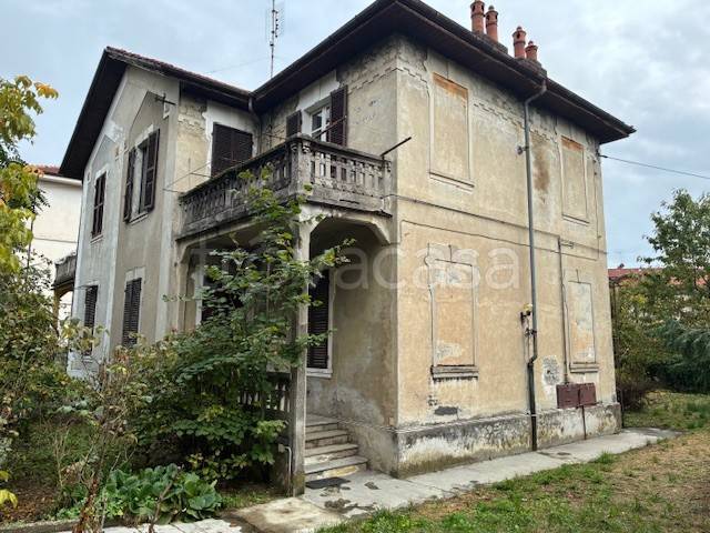 casa indipendente in vendita a Pinerolo in zona Avaro/Tron