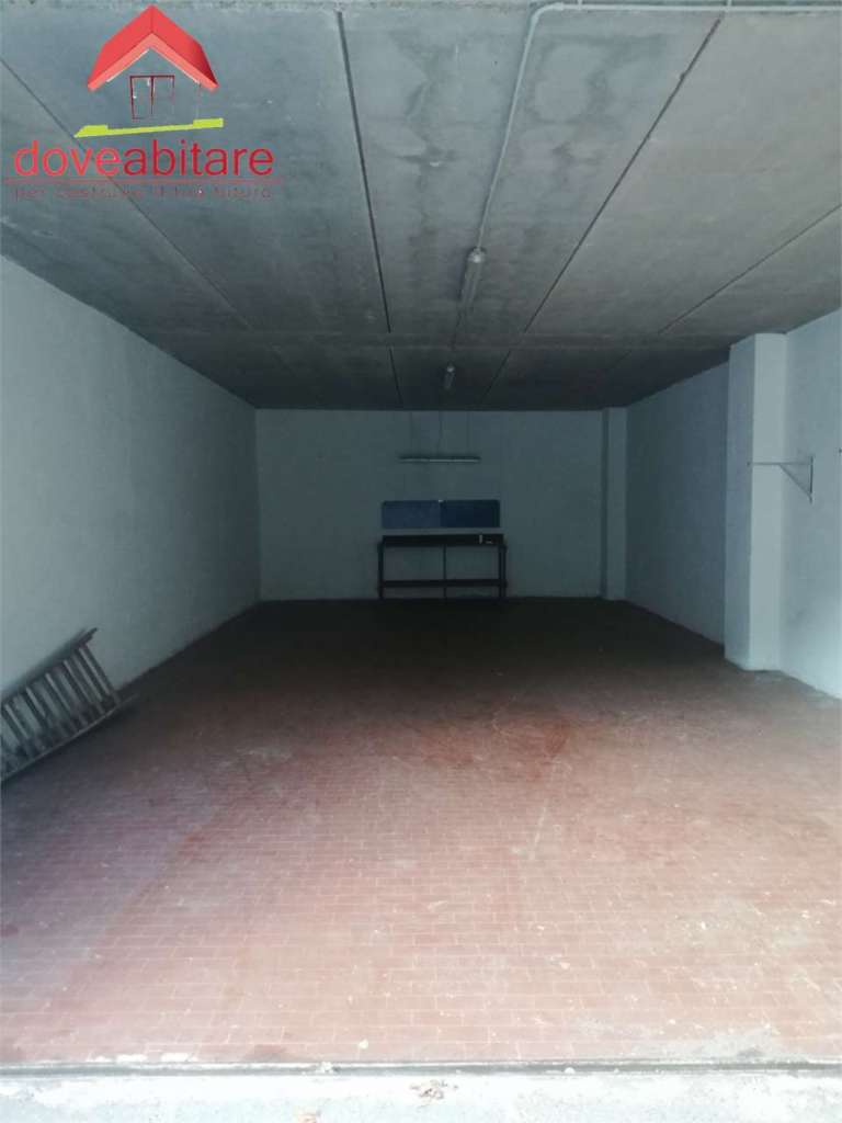 locale di sgombero in vendita a Pinerolo in zona Avaro/Tron